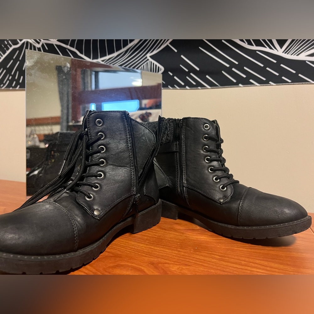 Wanted black boots